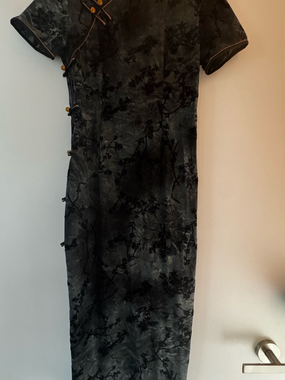 Vintage-Inspired Black Floral Cheongsam Dress